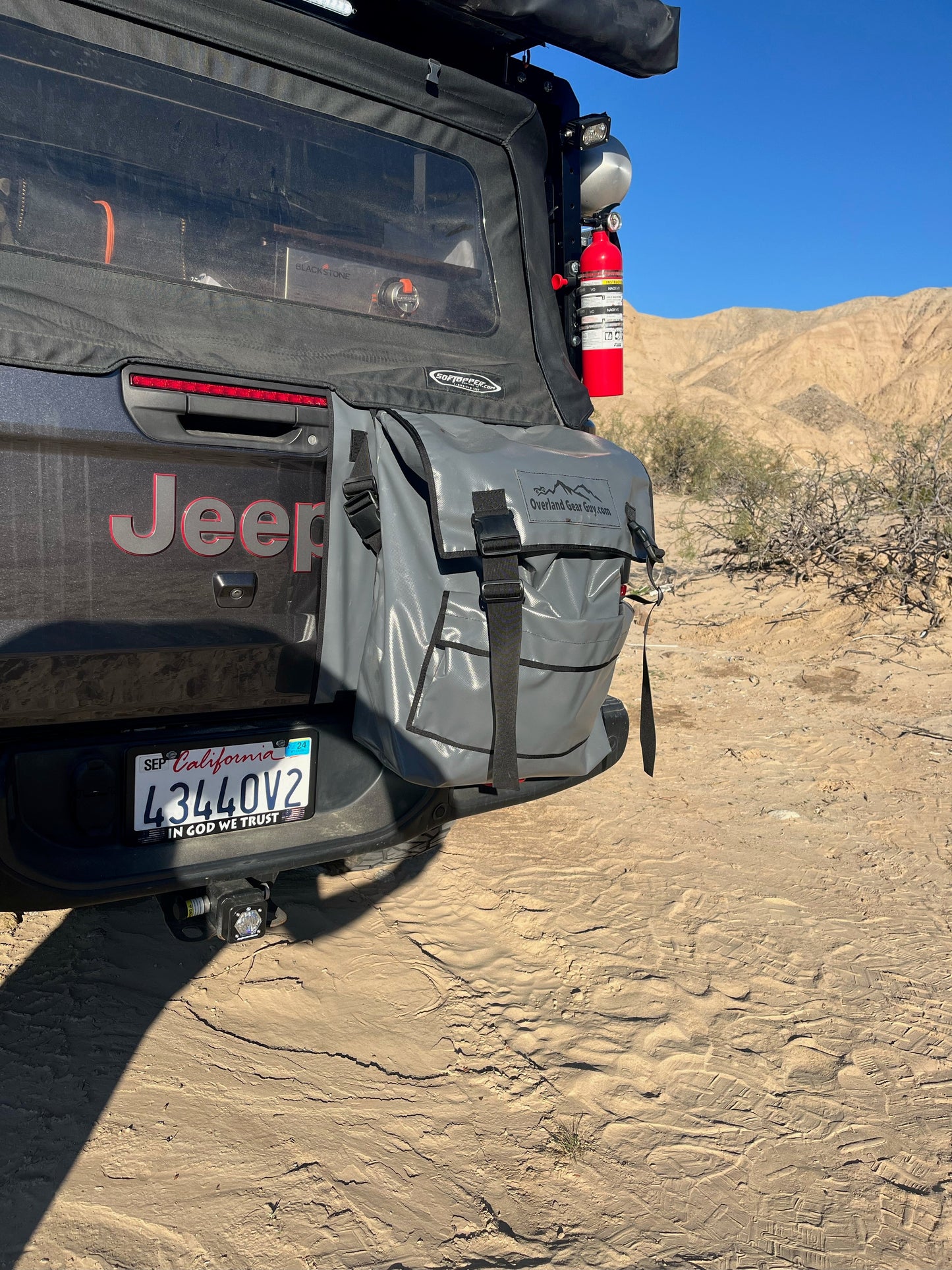 Tailgate Trash Bag — Gladiator, Tacoma, Ram & Rivian