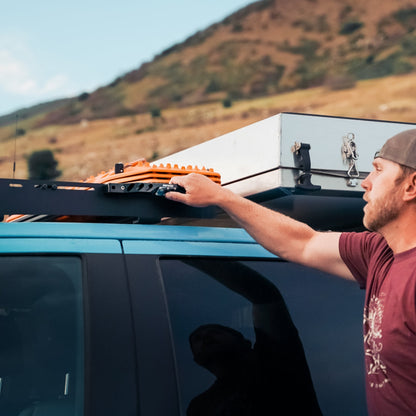Heretic Roof Rack Handle with Scene Light (Pair)
