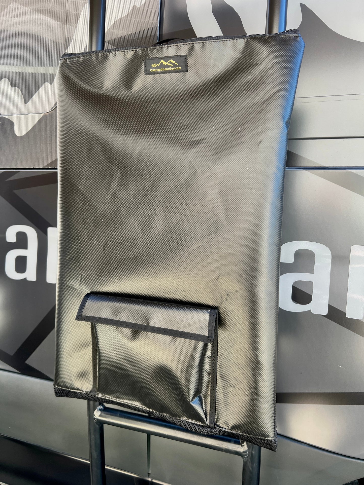 INEOS Grenadier Ladder Trash Bag - 24 in