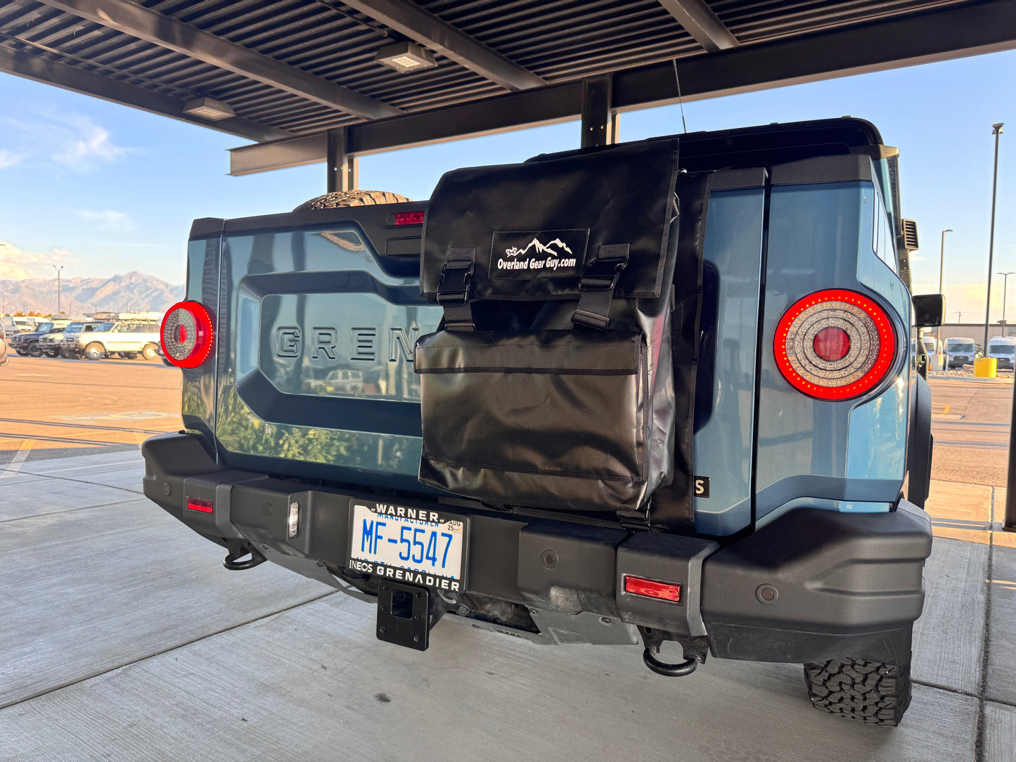 Tailgate Trash Bag — Gladiator, Tacoma, Ram & Rivian