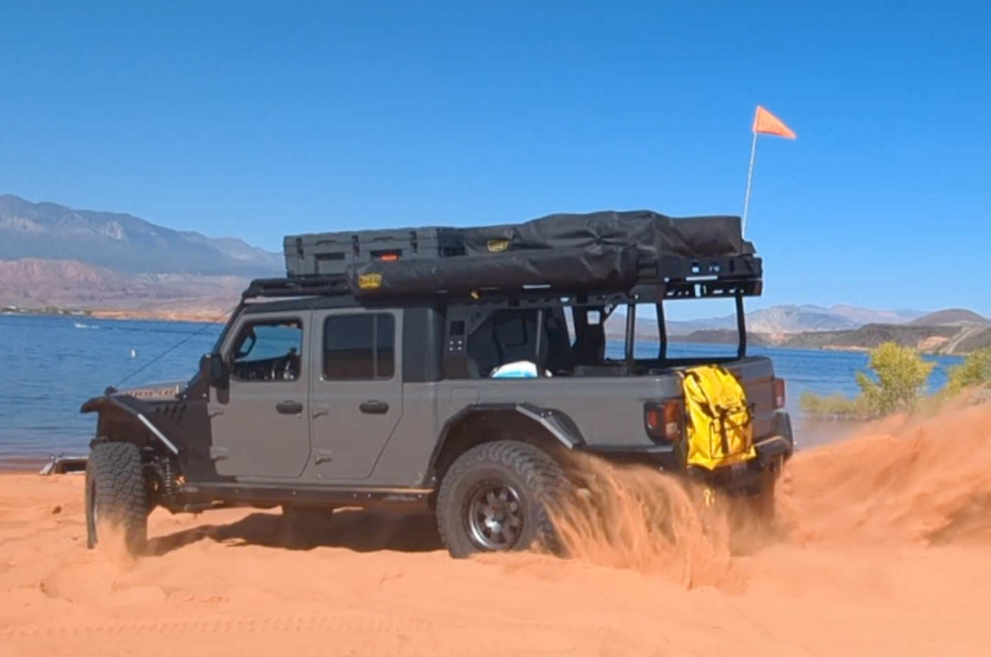 Tailgate Trash Bag — Gladiator, Tacoma, Ram & Rivian