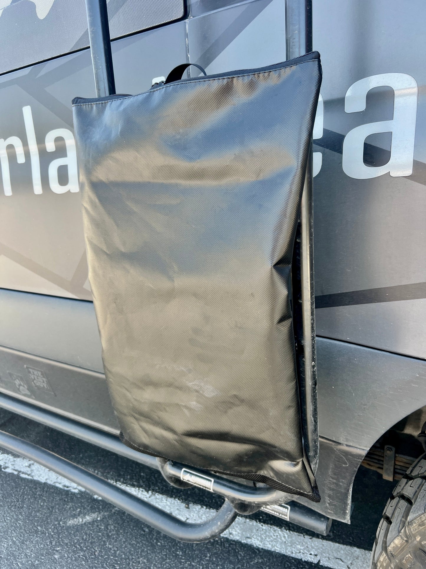 INEOS Grenadier Ladder Trash Bag - 24 in