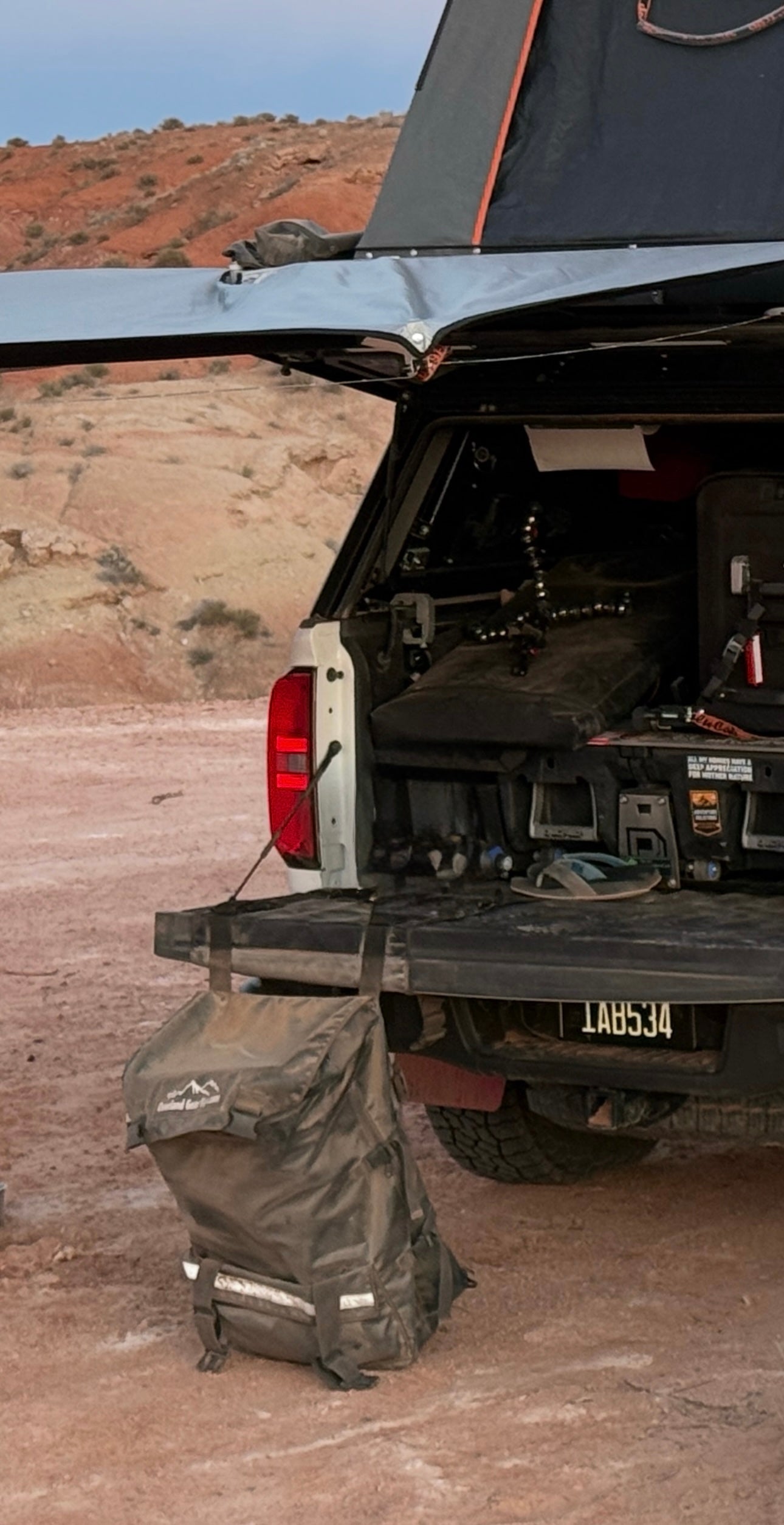 Tailgate Trash Bag — Gladiator, Tacoma, Ram & Rivian