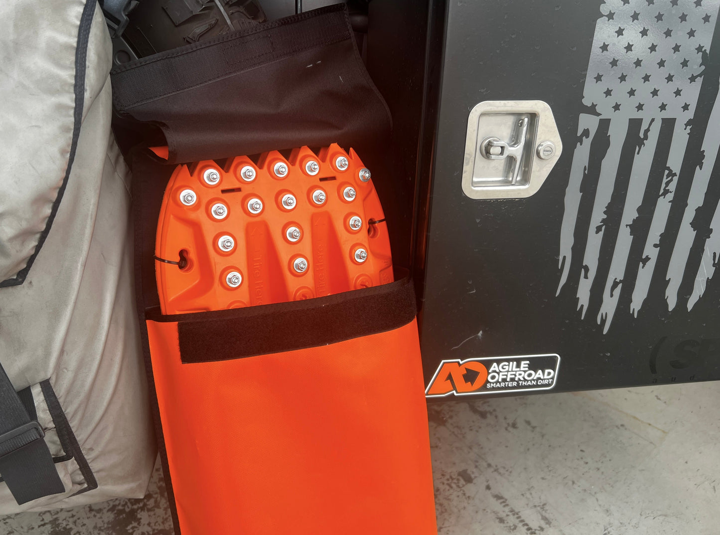 Traction Recovery Board Storage Bag — Ladder Mount